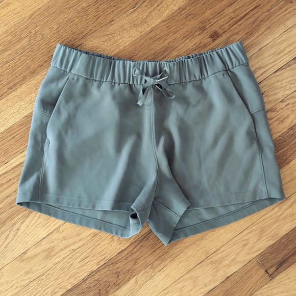 lululemon athletica Pants - Lululemon On The Fly Short Woven 2.5" Sage Size 10